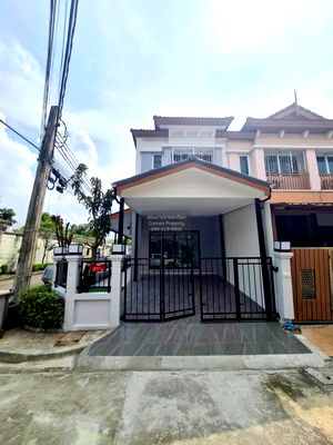 Townhouses for sale Siam University : For Sale Townhouse/Townhome  , Prinyaluck Wongwaen - Sathorn , corner unit , newly renovated , MRT-Lak Song , Bang Khae , Bang Khae , Bangkok , CX-137963 ✅ Live chat with us ADD LINE @connexproperty ✅ 
