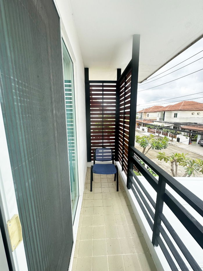 picture A detached house with 3 bedrooms and 3 toilets. - 16/19