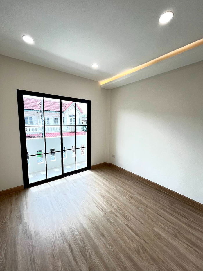 รูป ฟรีโอน! ทาวน์เฮ้าส์ 2 ชั้น คัทลียาวิลล์ ลำลูกกา 49 | ใกล้ BTS คูคต 5 นาที | 2.09 ลบ. - รูปที่ 18/19