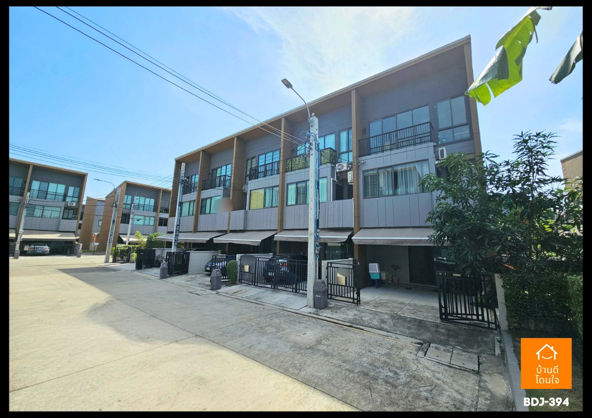 รูป ขายทาวน์โฮม 3 ชั้น โครงการ “บ้านกลางเมือง พหลโยธิน–รามอินทรา” ซอยเทพรักษ์ 47   ลดพิเศษราคา 4.89 ล้าน (จาก 5.1 ล้าน) ค่าธรรมเนียมโอนคนละครึ่ง  - รูปที่ 2/34