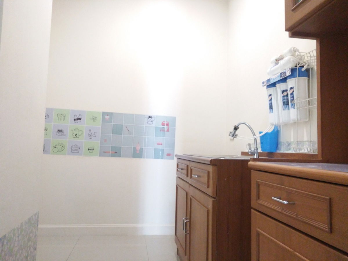 picture Three-storey townhouse for rent  with  3 bedrooms   and 3 toilets. - 8/9
