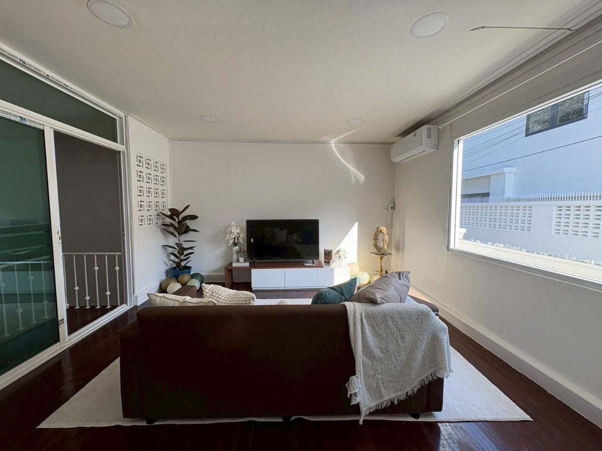 picture Single House for Rent – Ladprao Soi 9, 5-minute walk to MRT Ladprao, Near Big C Detached house 5 bedrooms, 6 bathrooms Fully furnished  - 14/21