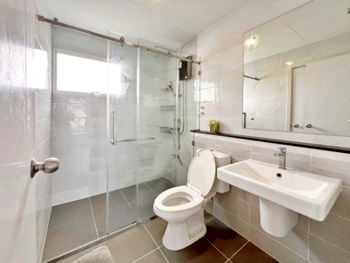 รูป บ้านเดี่ยว โซนร่มเกล้า สุวรรณภูมิ หมู่บ้านเพอร์เฟคพาร์ค ร่มเกล้า6/1 บ้านสภาพดี พร้อมอยู่ จองเลย 085-318-6868 - รูปที่ 8/20