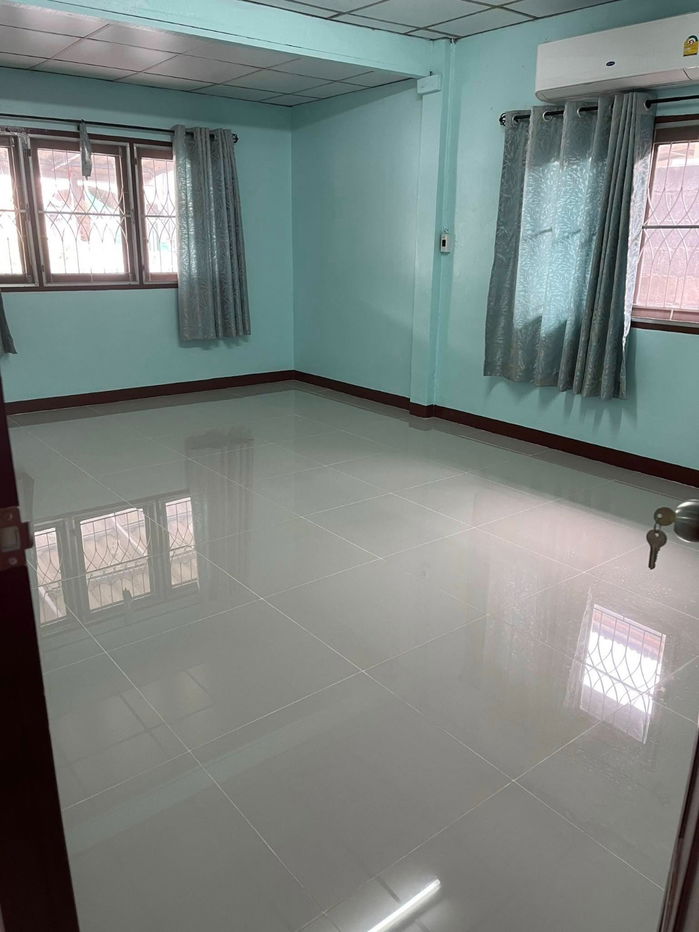 รูป ให้เช่าบ้านเดี่ยว 4 ห้องนอน ลาดพร้าว ห้วยขวาง เลี้ยงสัตว์ได้ พร้อมอยู่ - รูปที่ 4/8