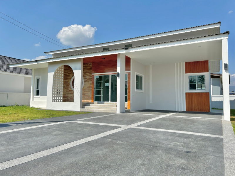 picture Single-storey detached house for sale  3 bedrooms 2 bathrooms and 2 parkings. - 3/18