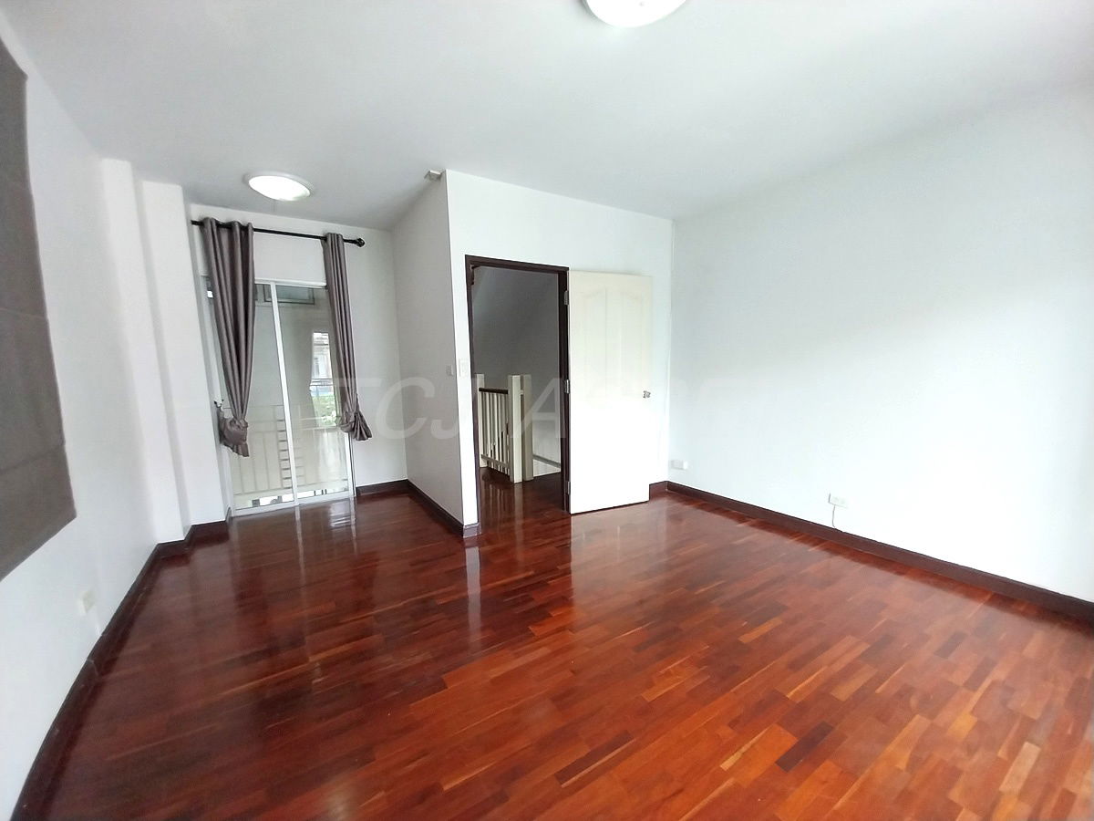 รูป ขายทาวน์เฮ้าส์ 3 ชั้น (หลังมุม) ม.ฟลอร่าวิลล์ ซอย เฉลิมพระเกียรติ 22  - รูปที่ 7/14