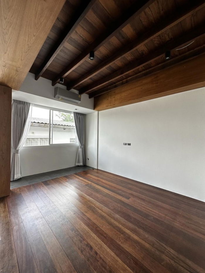 picture S912 [For Sale] Home Office Rama 9 💸 12,900,000 baht 📍 MRT Ramkhamhaeng - 10/22