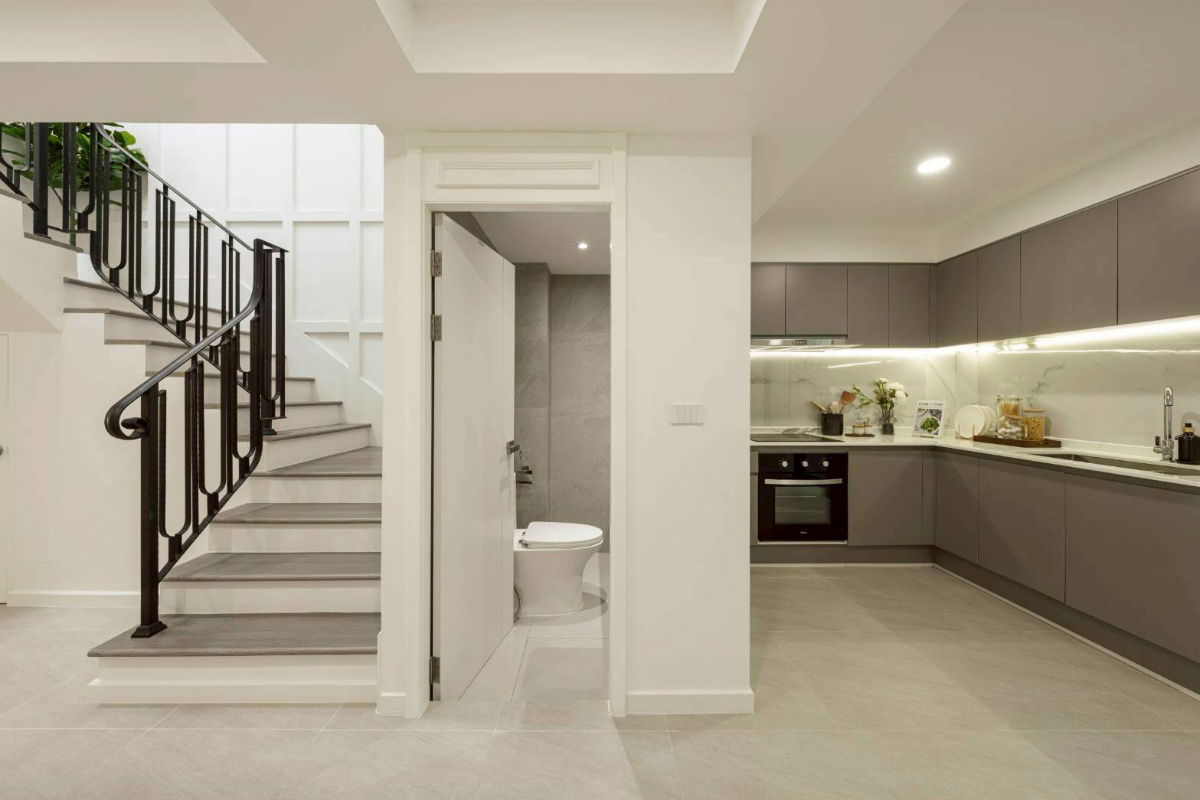 picture Sales 2-story townhome newly renovated in a luxurious modern classic style Khlong Tan Niwet Village, Soi Pridi Banomyong 42 - 6/11