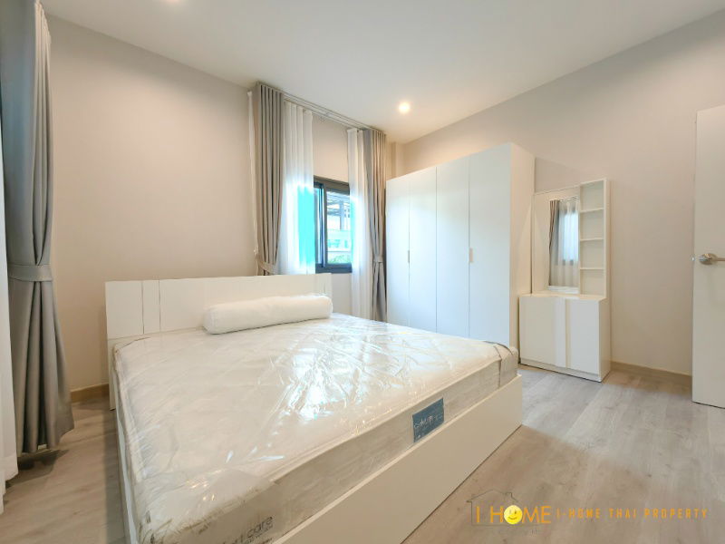 picture Two storey house for rent with 4 bedrooms,3 toilets and 2 kitchens.  - 23/43