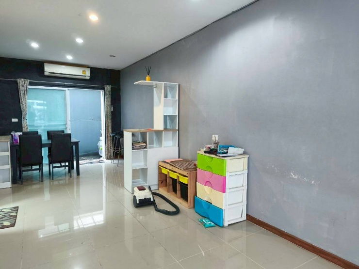 รูป 🏡 ปล่อยเช่า ทาวน์โฮม 3 ชั้น วิลเลต ซิตี้ พัฒนาการ — 18,000/เดือน
4 ห้องนอน แอร์ 5 ตัว เฟอร์ครบ ทำเลดีใกล้พัฒนาการ–ศรีนครินทร์ พร้อมอยู่ทันที 💫 - รูปที่ 8/28