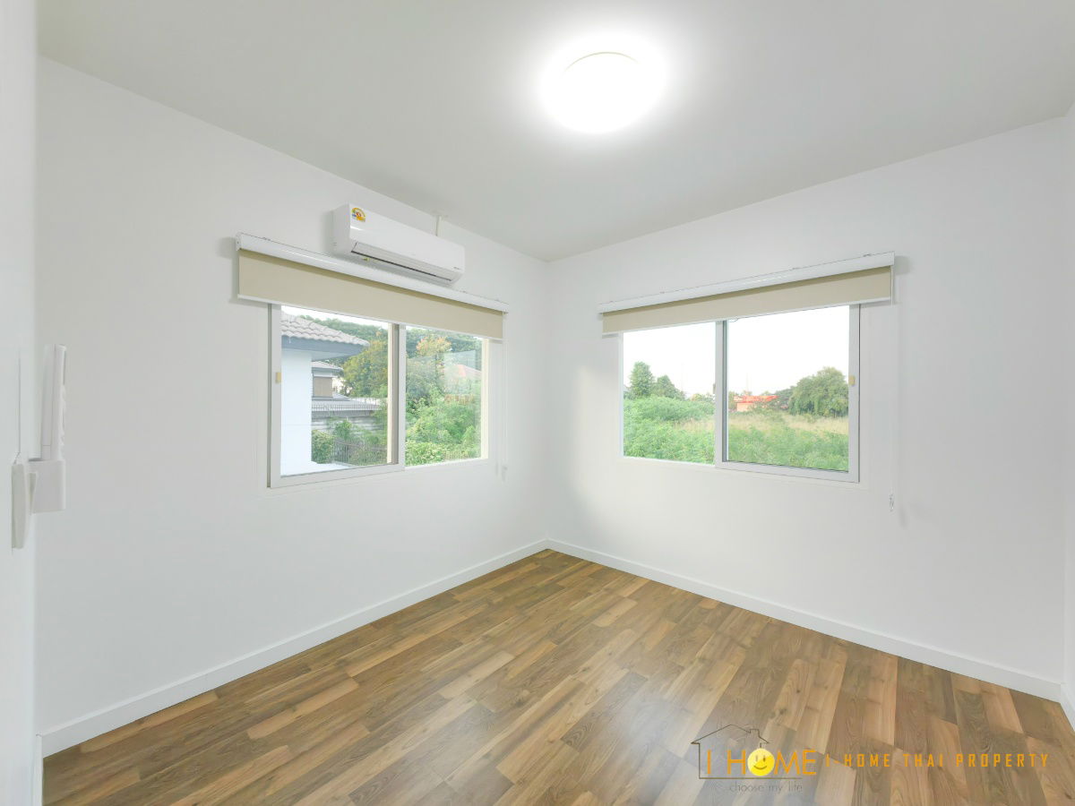 picture  Two storey house for rent with 3 bedrooms,2 toilets and 1 kitchen.  - 15/27