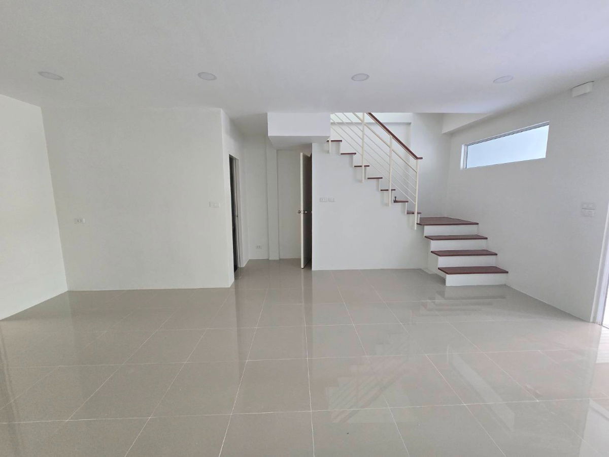 รูป ทาวน์เฮ้าส์ รีโนเวทใหม่ The Trust Town Wongwaen–Lam Luk Ka : เดอะทรัสต์ ทาวน์ วงแหวน–ลําลูกกา ซอยบึงคําพร้อย ปทุมธานี พร้อมอยู่ ทำเลดี ราคาถูกคุ้ม - รูปที่ 9/22