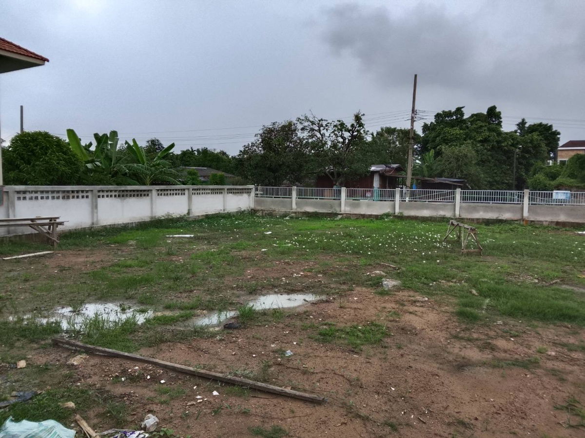 picture Land for Sale – Filled Land with Fencing, 260 sq.wah, Soi Bang Waek 61, Phasi Charoen District, Phutthamonthon Sai 1, Bangkok. Beautiful Plot. - 6/18