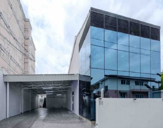 รูป ให้เช่าอาคาร / Home Office 5 ชั้น พร้อมโกดังขนาดเล็ก / ทำเล สรรพาวุธ บางนา / ซอยกุศลศิลป์ ถนนสรรพาวุธ บางนา / เหมาะเป็นสำนักงาน จดบริษัทได้ - รูปที่ 1/7