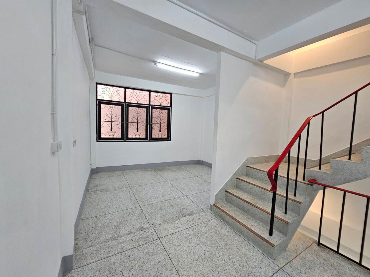 รูป Commercial building for rent near BTS Punnawithi-Udomsuk (SPSAD3655) - รูปที่ 16/21