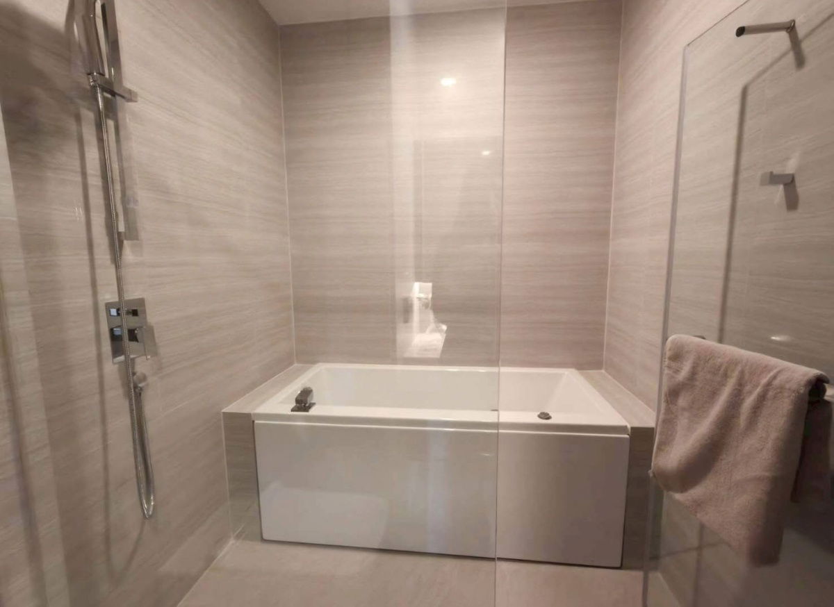 picture PARK ORIGIN                        THONGLOR  - 14/14