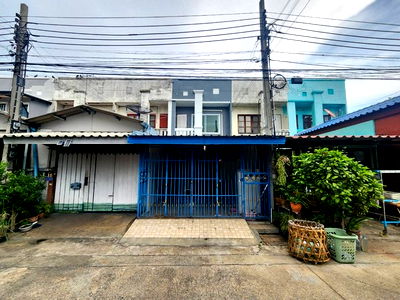 Townhouses for sale Nonthaburi : FOR SALE  TOWNHOUSE PROPERTY  1090000 BAHT.