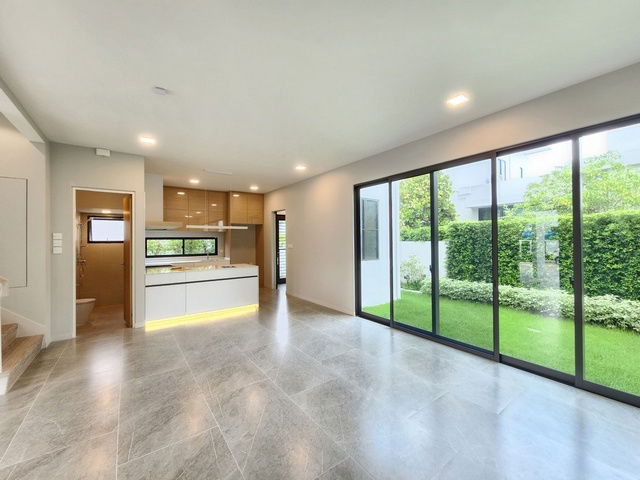 picture FOR SALE  HOUSE PROPERTY  15900000 BAHT. - 4/8