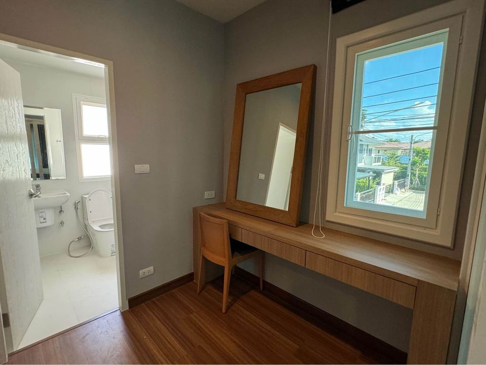 picture House for  rent  with  3 bedrooms   and  3 toilets - 11/20