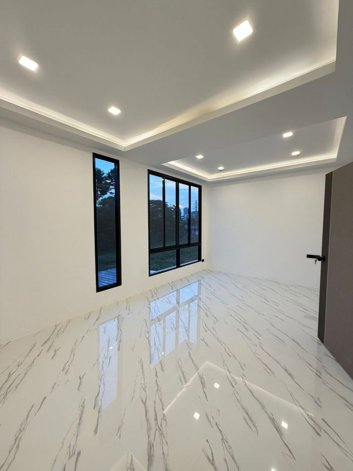 picture 3-Storey Townhome for Sale in Pattaya – Fully Renovated & Move-in Ready! - 11/40