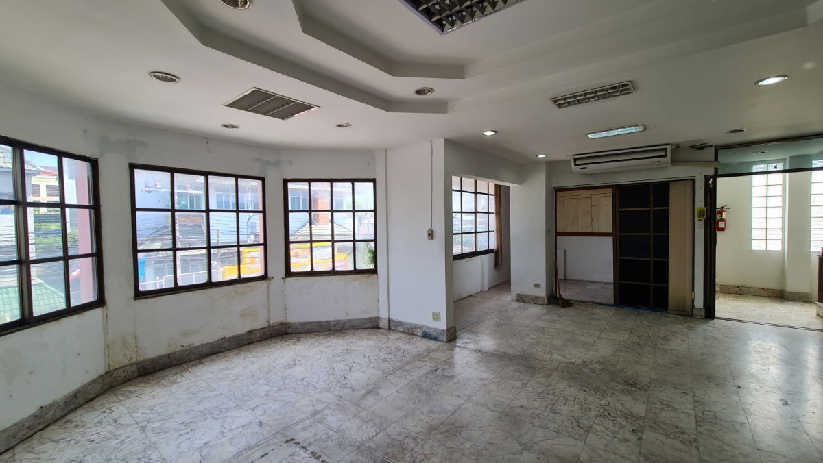 picture URGENT CHEAP RENT! 3-Storey Office Building, Bang Yai Soi Wat Phra Ngoen | 50 Sq. Wah, 6 Rooms, 8 Baths | Only 33,000 Baht/Month - 30/36