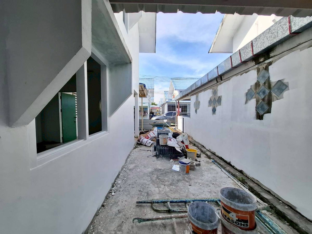 picture LAND FOR SALE GOOD FOR INVESTMENT - 4/13