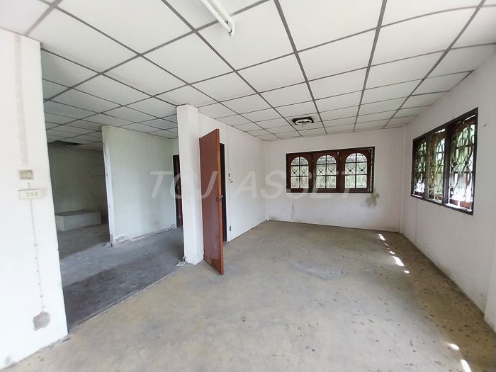 picture House for sale : Thaworn Niwet Village , Bang Na-Trat Road - 4/8