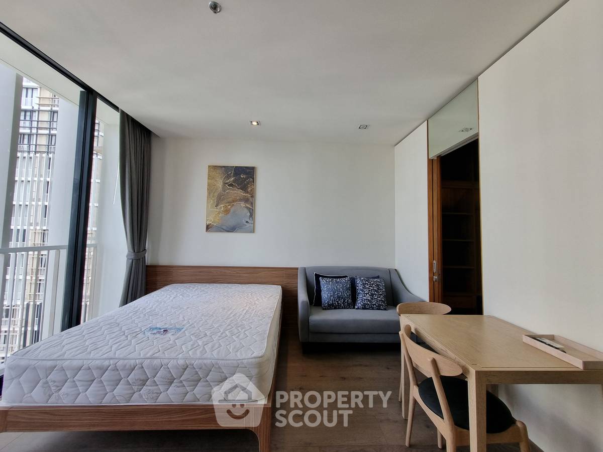 picture Studio Condo at Park Origin Phrom Phong near BTS Phrom Phong (ID 2453776) - 4/17