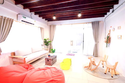 Townhouses for rent Din Daeng : For Rent Townhouse Ratchada 3bed3bath corner unit near MRT Rama 9