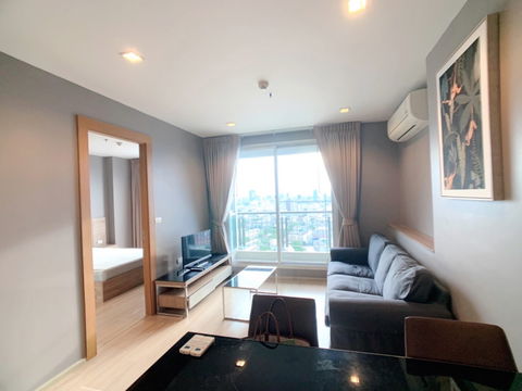 Ready to move in "𝐑𝐡𝐲𝐭𝐡𝐦 𝐑𝐚𝐭𝐜𝐡𝐚𝐝𝐚-𝐇𝐮𝐚𝐢𝐤𝐡𝐰𝐚𝐧𝐠"  High Floor 1 Bed 1 Bath 46 Sq.m. Near : MRT-Huaikhwang
