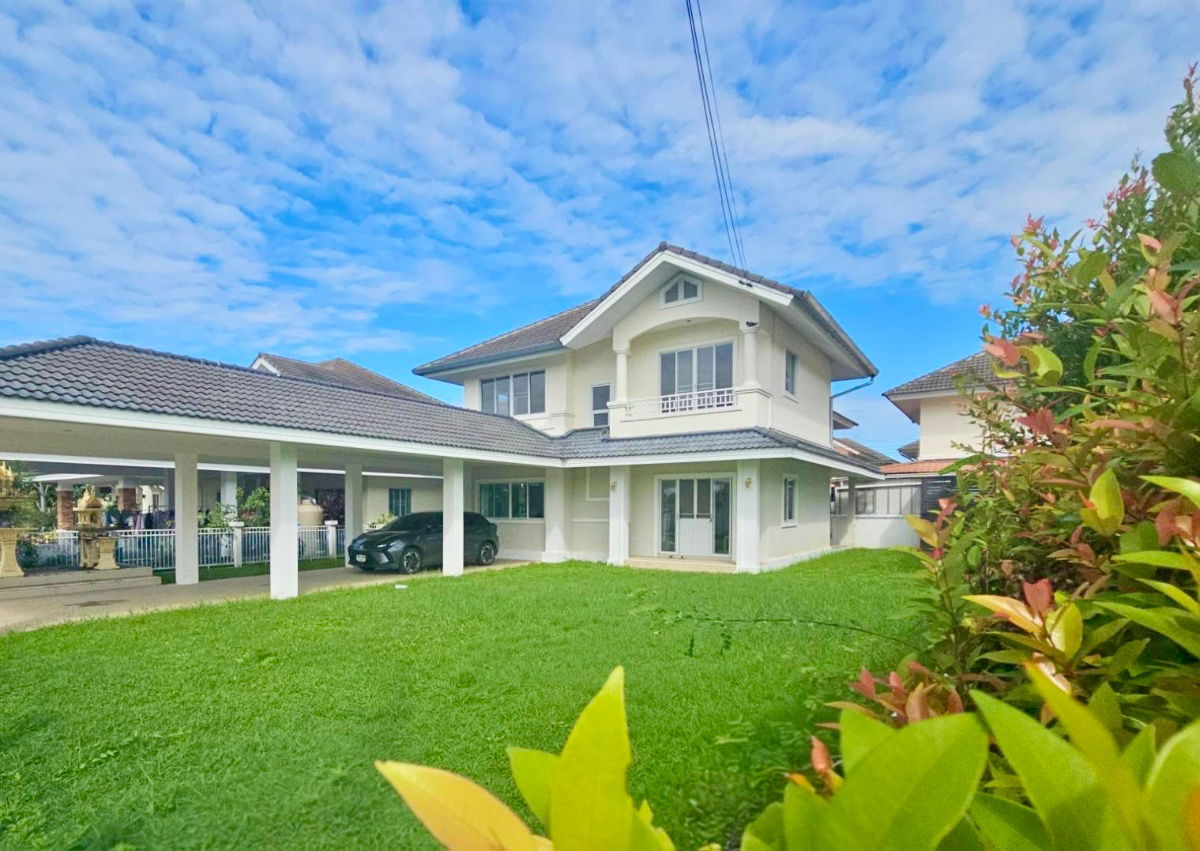 picture 💎 Rare Item! Stunning 2-story detached house, fully renovated and ready to move in.  112 sq.w., 4 bedrooms, 3 bathrooms, Flood Free‼️ - 1/16