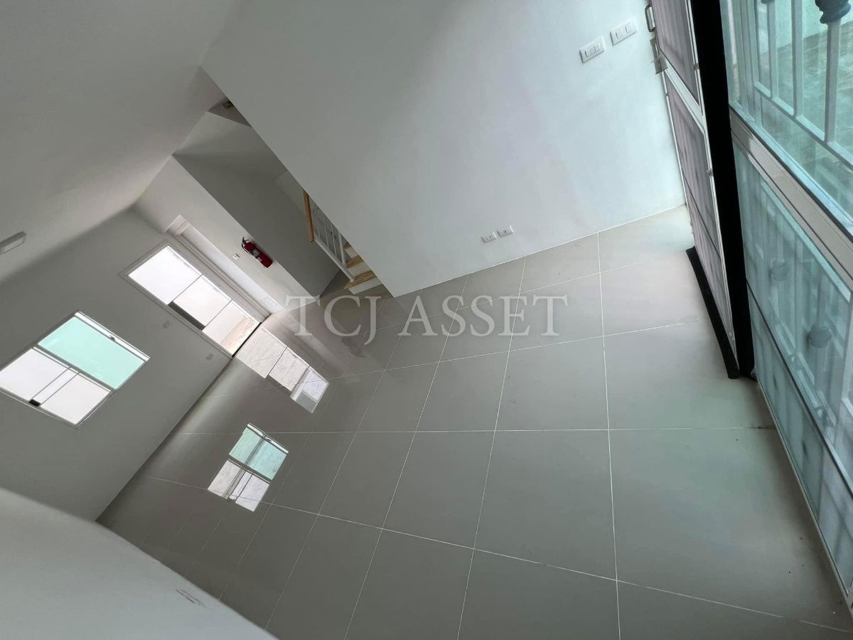 picture Townhouse for sale : Baan Pruksa 126 Thepharak-Kingkaew Village. - 9/10