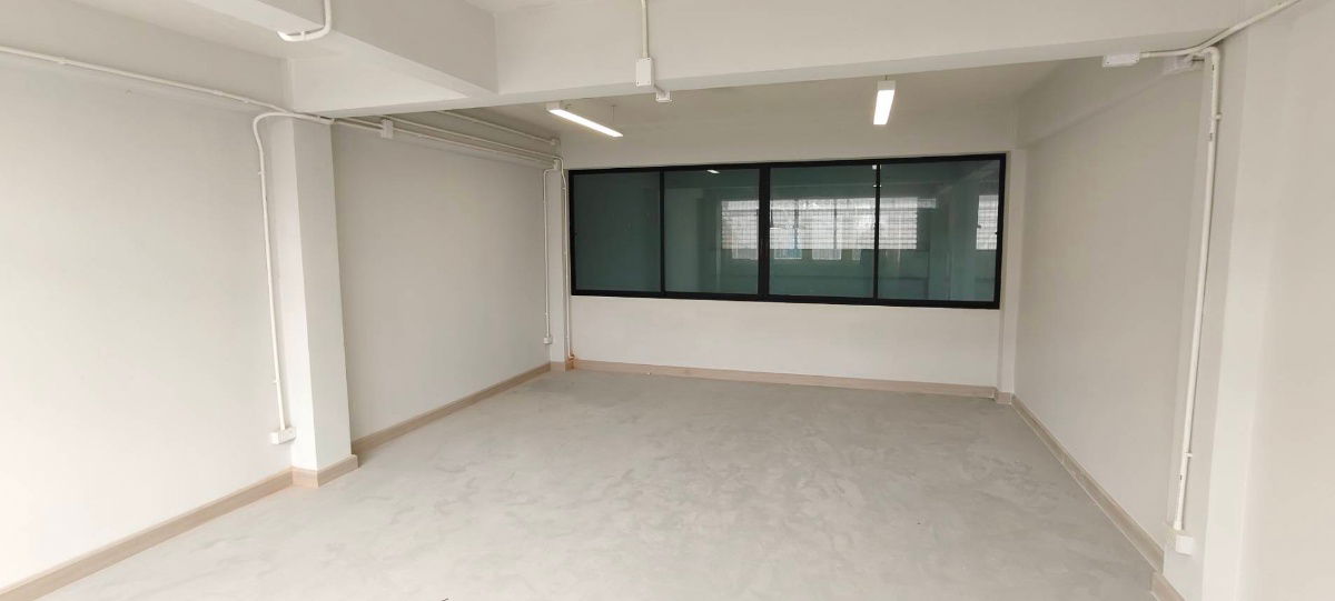 picture (Promotion 55,000) Fully Renovated Commercial Building, 2 Units, 400 sq.m., 10-Meter Frontage, Parking for 5 Cars, Bearing Area, Near BTS - 6/23