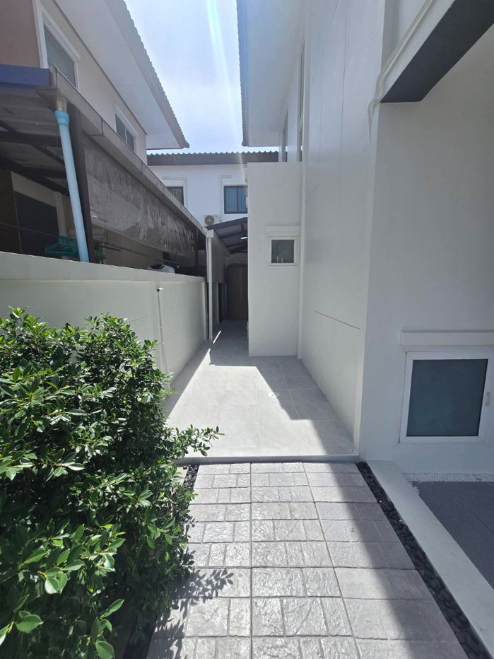 รูป บ้านเดี่ยว สไตล์โมเดิร์น รีโนเวทพร้อมอยู่ หมู่บ้านฟ้าปิยรมย์เฟส15 โซนเทนโดร คลอง 6 ลำลูกกา ปทุมธานี ของแถมมากมาย - รูปที่ 28/49