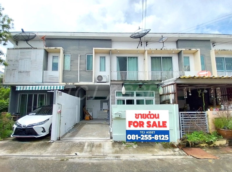 Townhouses for sale : Townhouse for sale : The Connect Bearing Station Village , Soi Bearing 58, Sukhumvit 107