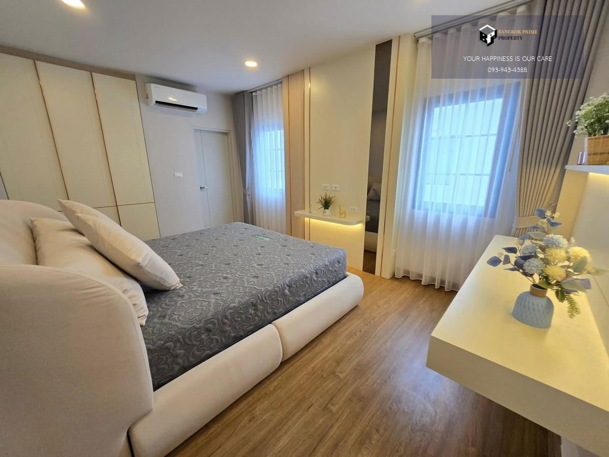 picture Centro Bangna Luxury single house, south-facing, receives cool breeze, not hot 高端豪华独栋住宅，朝南迎凉风，不炎热 #2025112813237 - 12/15