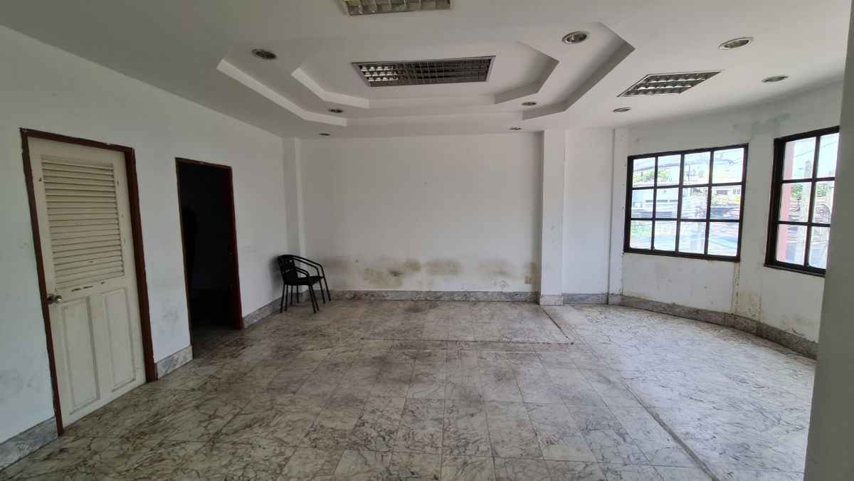 picture URGENT CHEAP RENT! 3-Storey Office Building, Bang Yai Soi Wat Phra Ngoen | 50 Sq. Wah, 6 Rooms, 8 Baths | Only 33,000 Baht/Month - 28/36