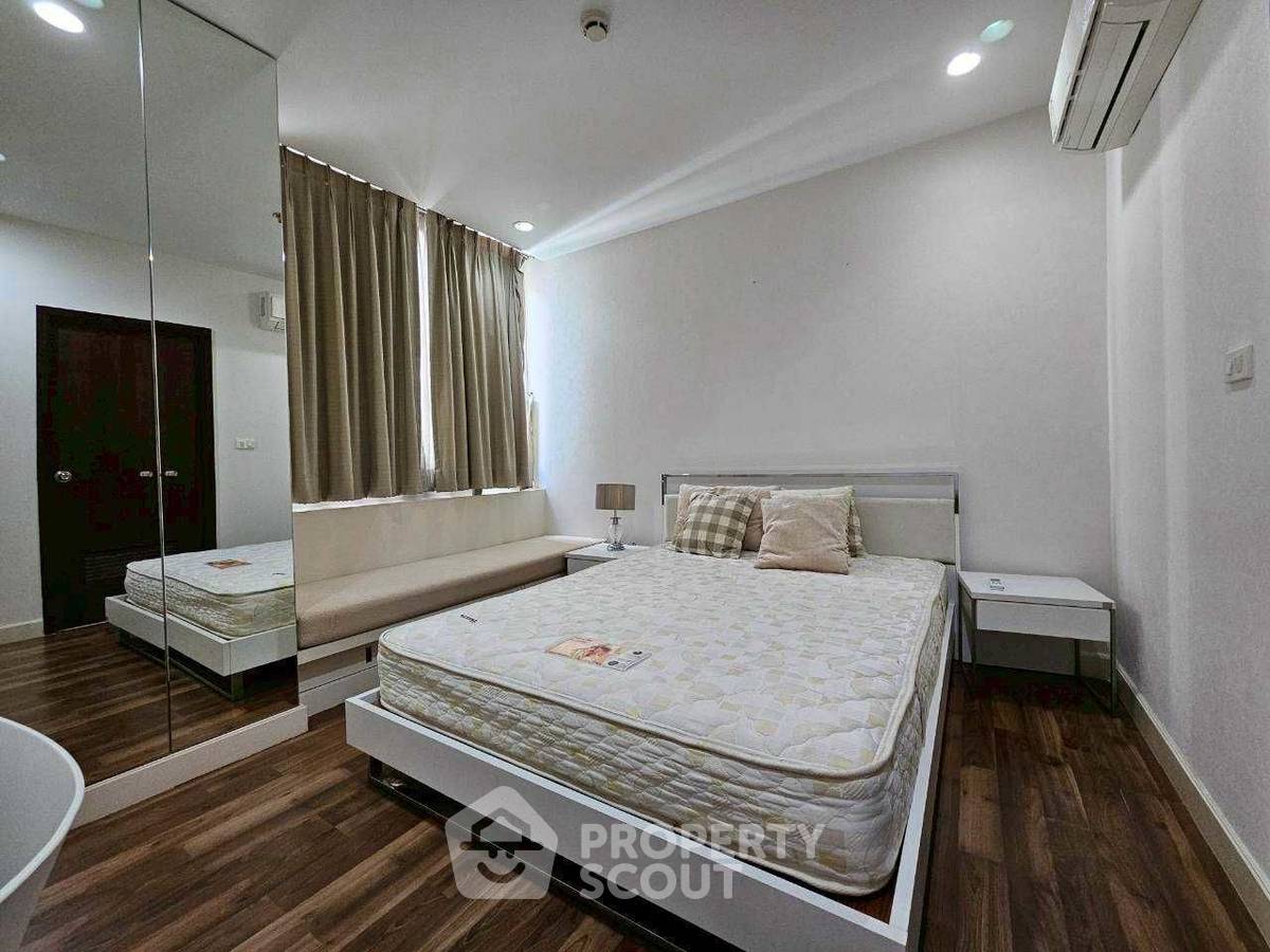 picture 2-BR Condo at The Rajdamri near BTS Ratchadamri (ID 2453470) - 10/17