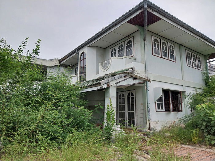 picture House for sale : Thaworn Niwet Village , Bang Na-Trat Road - 1/8