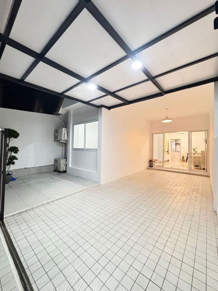 picture Townhouse in Soi Siam Country Club in the center of Pattaya CIty , 2beds 1baths  - 15/16