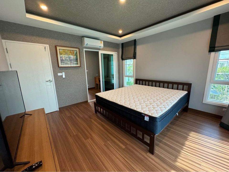 picture House for  rent  with  3 bedrooms   and  3 toilets - 9/20