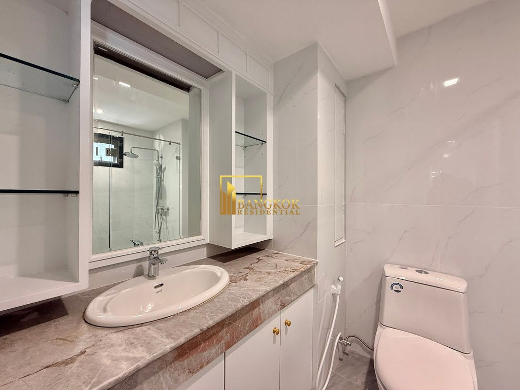 รูป Renovated 4 Bedroom Apartment For Rent in Sukhumvit 13 - BR20930AP - รูปที่ 20/53