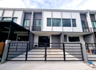 Townhouses for rent : Townhouse for rent at Pleno Bangna-On Nut (SPSAD3616)