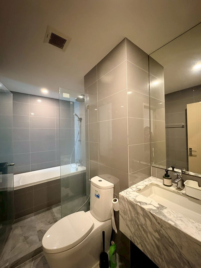 รูป Condo for RENT/SALE  at Q Chidlom    DUPLEX Size 79.85 sqm. 2 bed 2 bath   High Floor , fully furnished.  - รูปที่ 19/28