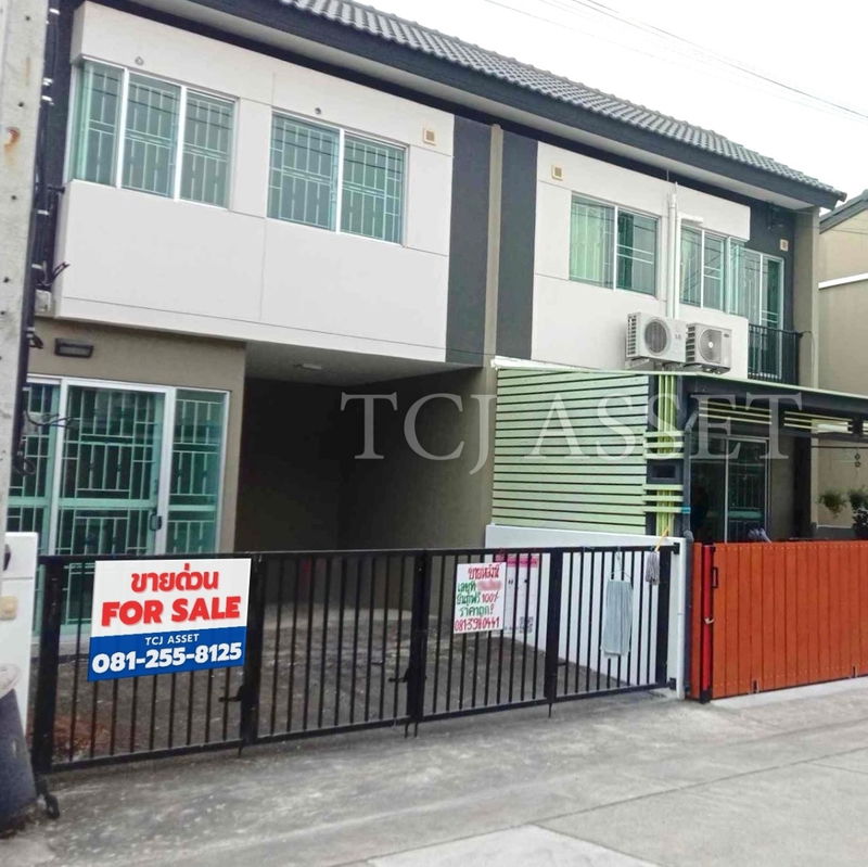Townhouses for sale : Townhouse for sale : Baan Pruksa 126 Thepharak-Kingkaew Village.