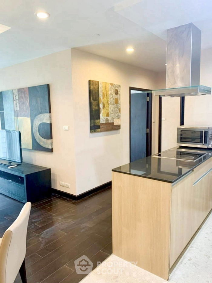 picture 2-BR Condo at Sathorn Gardens near MRT Si Lom (ID 2453475) - 5/11