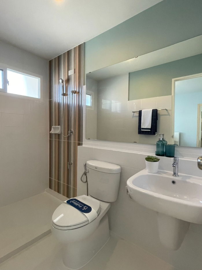 picture Two-storey townhouse for rent  with  2 bedrooms   and 3 toilets. - 14/22