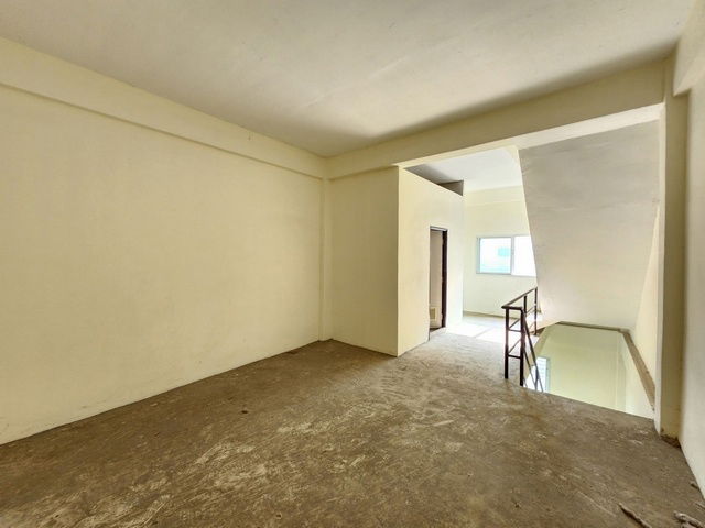 รูป ให้เช่าตึกแถว 20 ตรว. 3 ชั้น มีชั้นลอย ใกล้โรงเรียนอัสสัมชัญ แคมปัส พระราม 2 เหมาะเปิดบริษัท หรือทำการค้า - รูปที่ 3/8