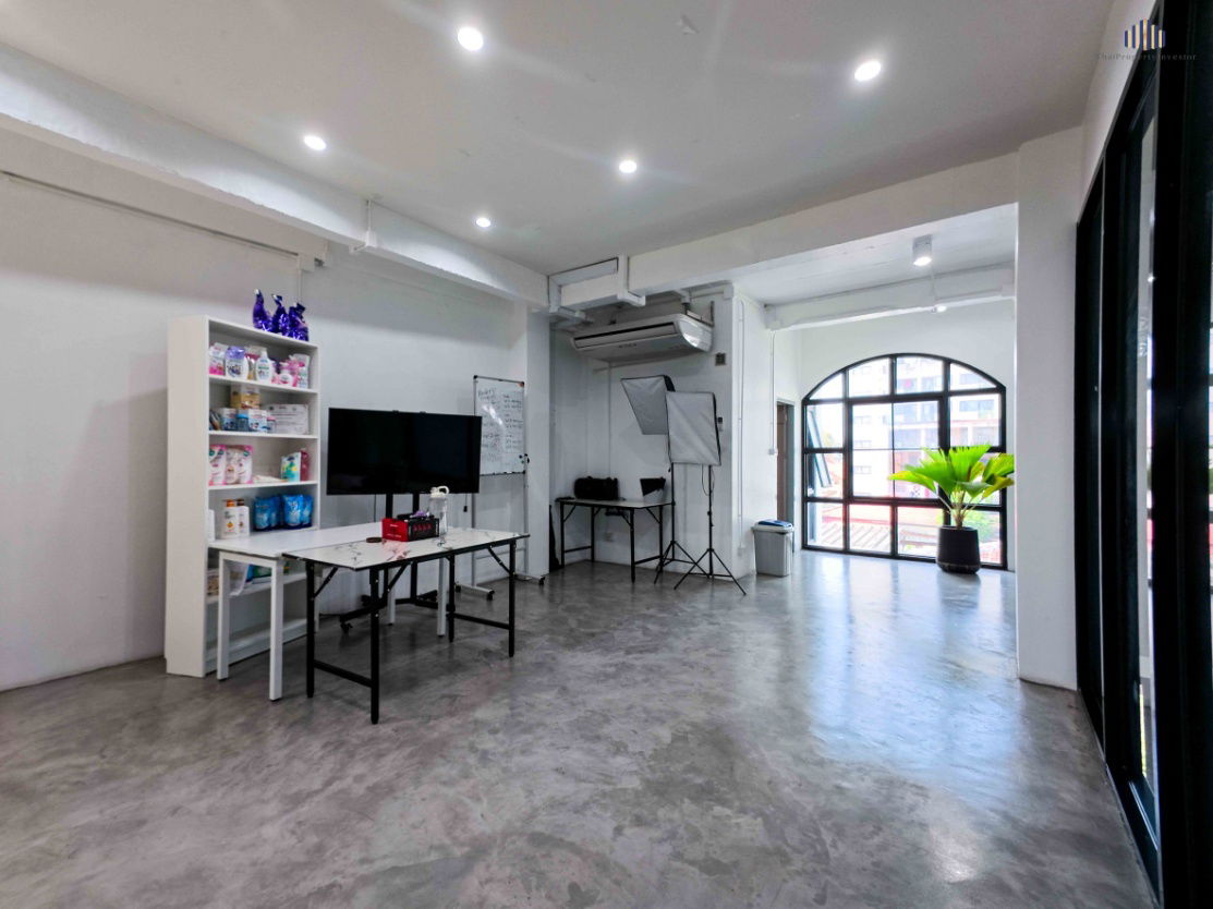 รูป ทำเลโฮมออฟฟิศที่หาไม่ได้อีกแล้วในย่านลาดพร้าวซอย 1 !! ขายถูกสุดขนาดที่ดิน 49 ตร.วา พื้นที่ใช้สอยประมาณ 300 ตร.ม. เดินทางง่าย ใกล้รถไฟฟ้า 2 สาย - รูปที่ 15/20