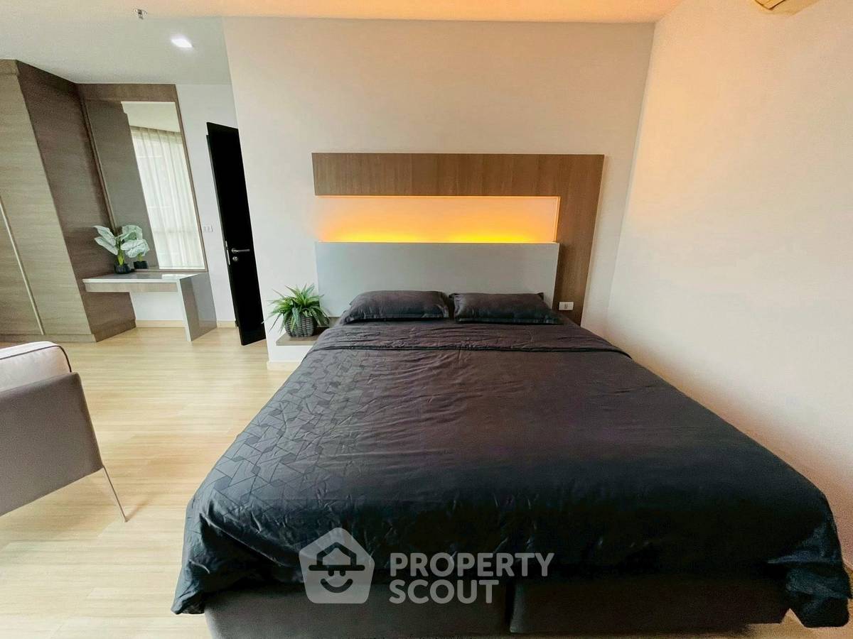 picture 1-BR Condo at Sky Walk Residences near BTS Phra Khanong (ID 2453845) - 1/11